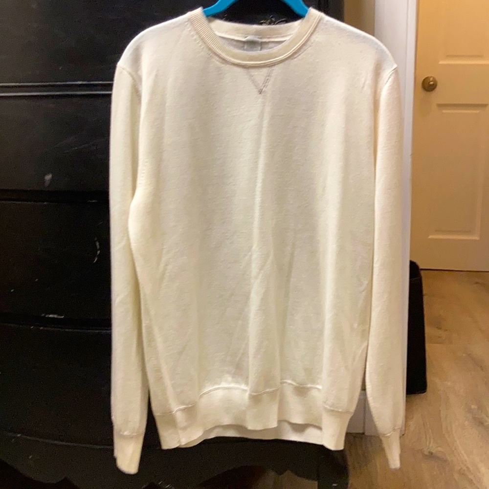 100% cotton Eleventy Men’s Sweater.